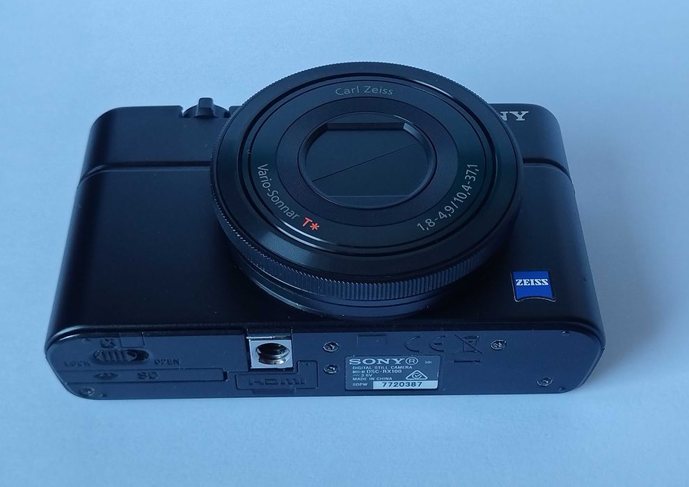 Aparat SONY Cyber-Shot DSC-RX100 M1 MK1 + 2xAku SONY NP-BX1 - stan BDB