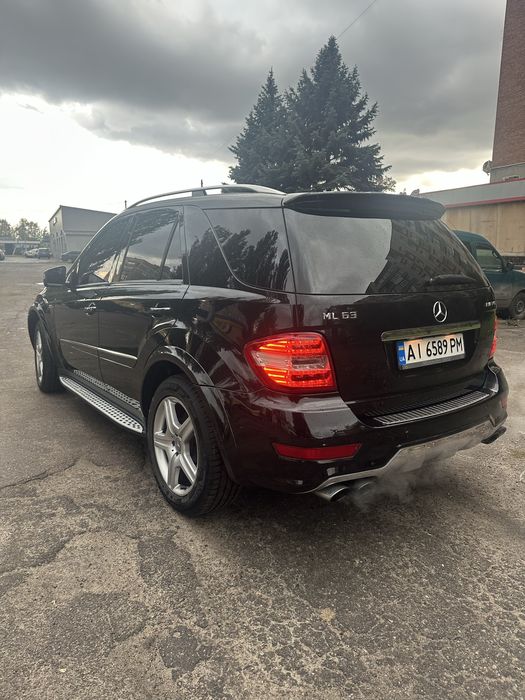 ML63 AMG в отличном состоянии,вся в родной краске