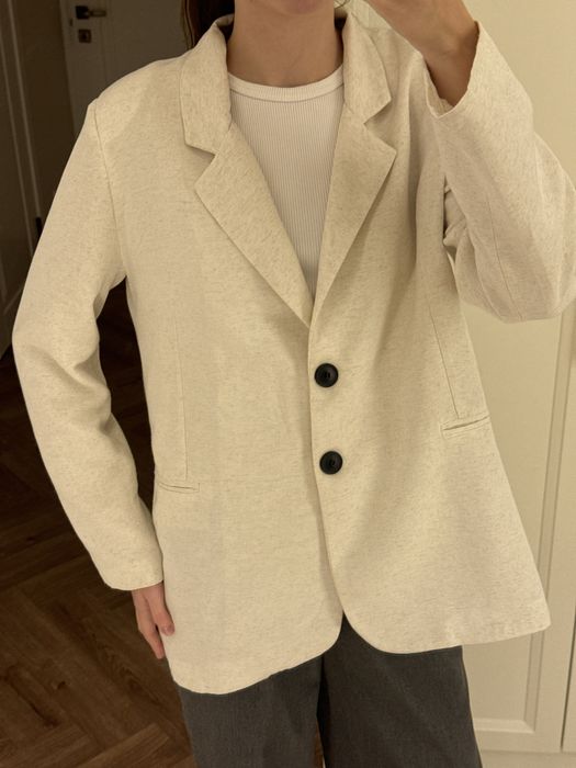 Жіночий піджак із льону