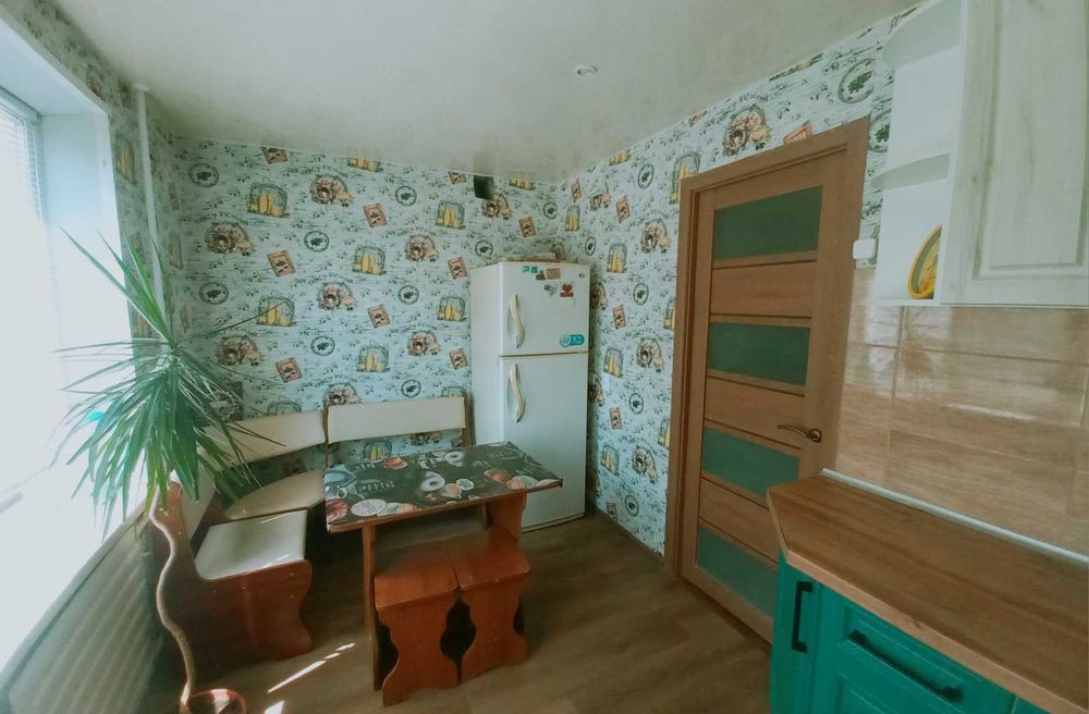 Продам двухкомнатную квартиру с ремонтом мебелью и техникой