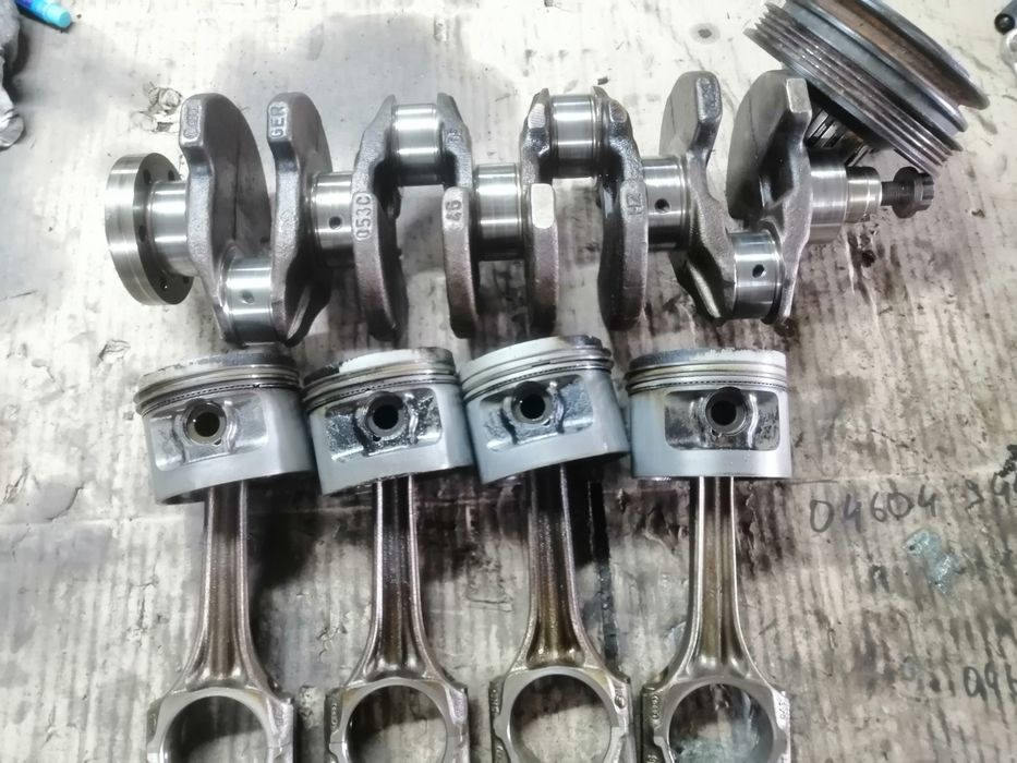 Коленвал шатуни поршня 2.0 16V 053C VW Passat Corrado Audi 100 A6