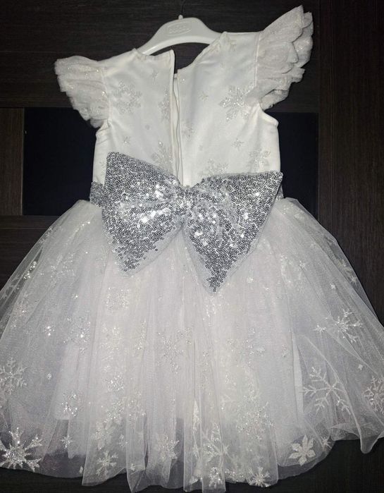 Сукня сніжинка. На 3-4 ррки