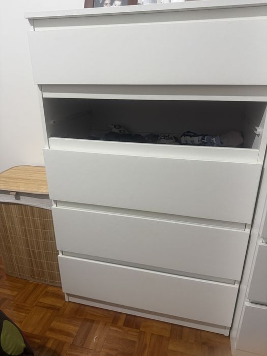 Movel Kullen de quarto ikea com uma gaveta em falta