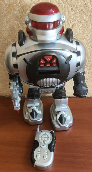 Робот на пульті управління