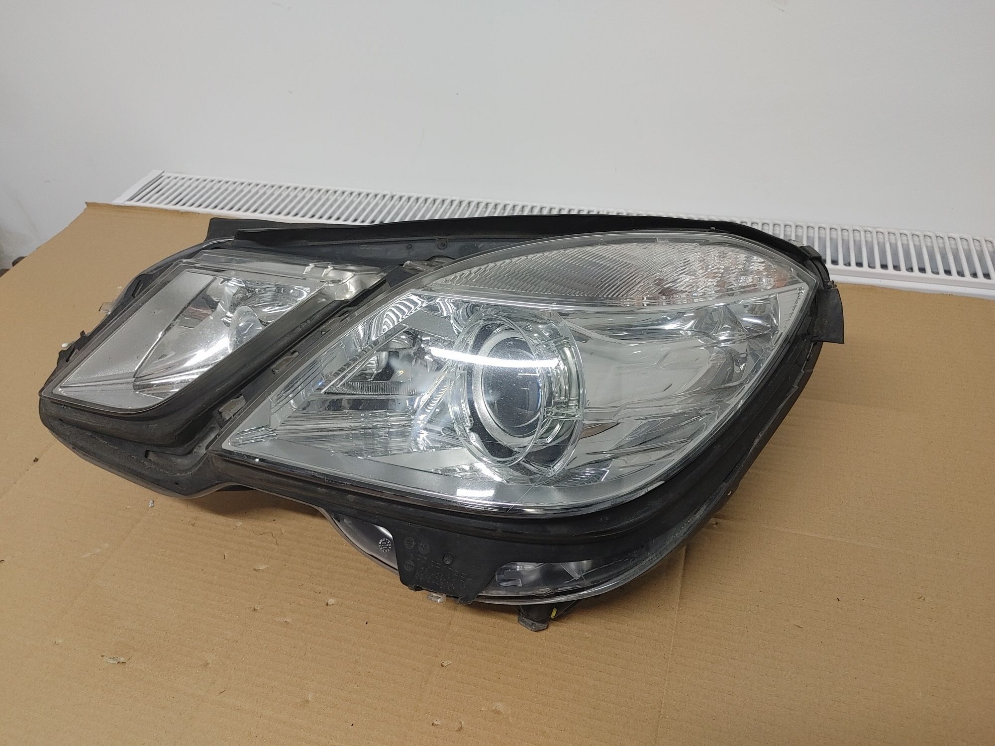 Lampa Mercedes W212 przed Liftem L