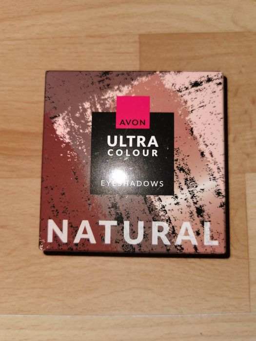 Paletka cieni do powiek Avon Ultra Colour odcień Natural 2,8 g