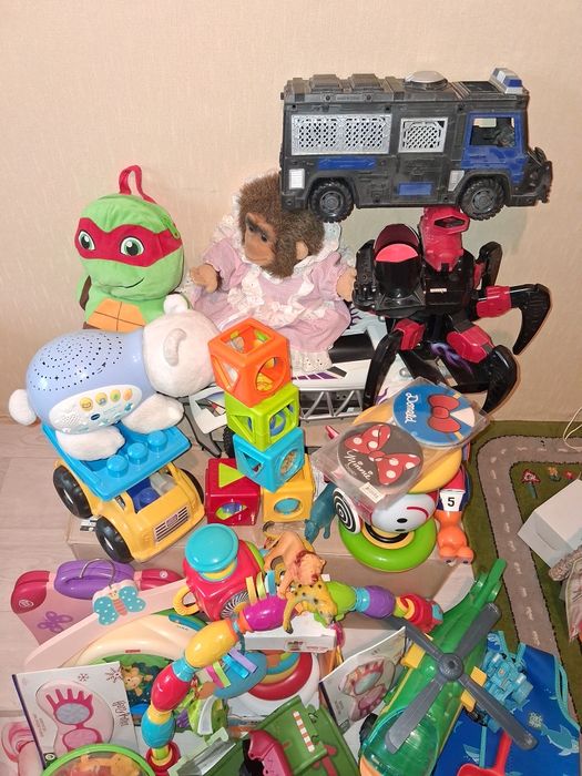 Продам лот іграшки ящик оптом