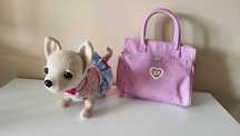 Chi chi Love chihuahua Simba Toys w sukience i z torebką.