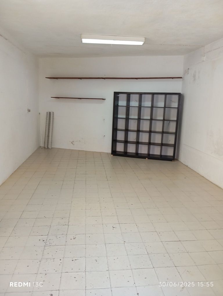 Armazém. Agualva. Cacém