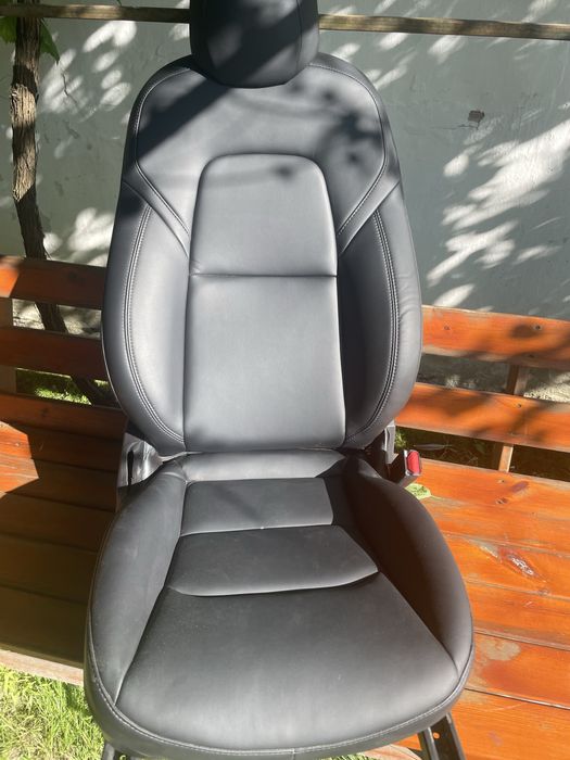 Сидіння пасажира тесла по запчастини