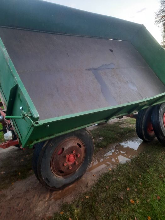 Przyczepa rolnicza wywrotka