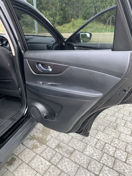 Продам Nissan Rogue