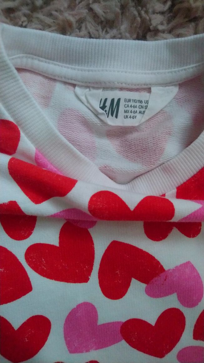 Bluzy czerwone kaptur serduszka H&M rozmiar 116