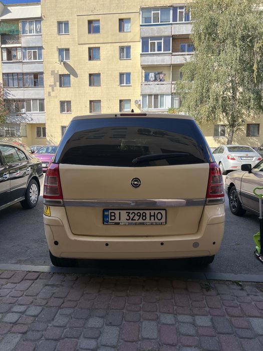 Опель Зафира Б 2013 рік 7 місць 1.6 газ/бенз рестайлинг