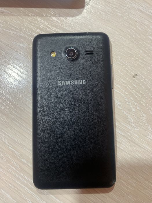 Мобільний телефон  Samsung  новий чорного кольору