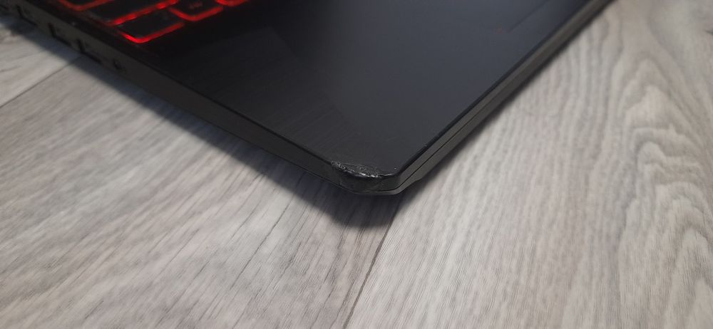 Asus /FHD/IPS/Ryzen 5 3550H/3.7 GHz/16 ГБ/SSD 180/Radeon rx 560x