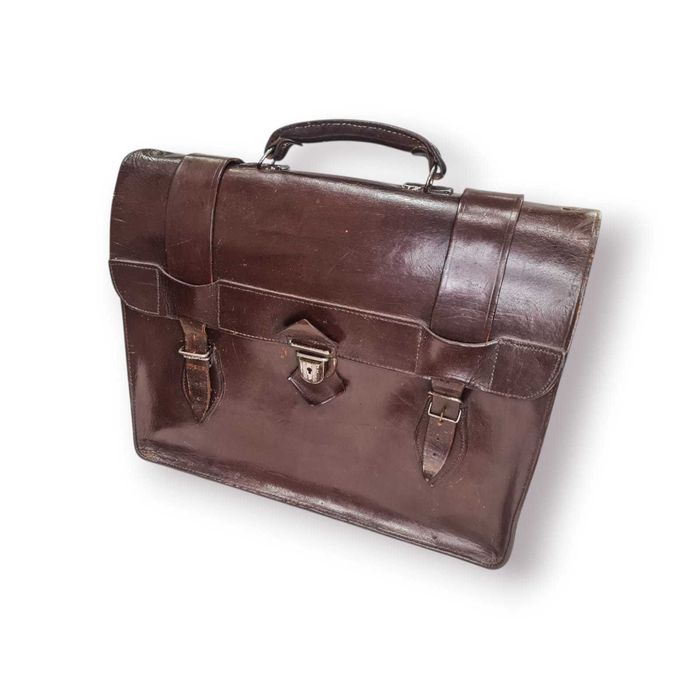 Pasta Executiva Vintage em Couro Castanho – Fecho Metálico