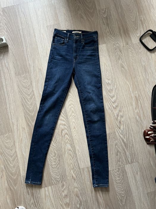 женские джинсы Levi's 720 High Rise Super Skinny