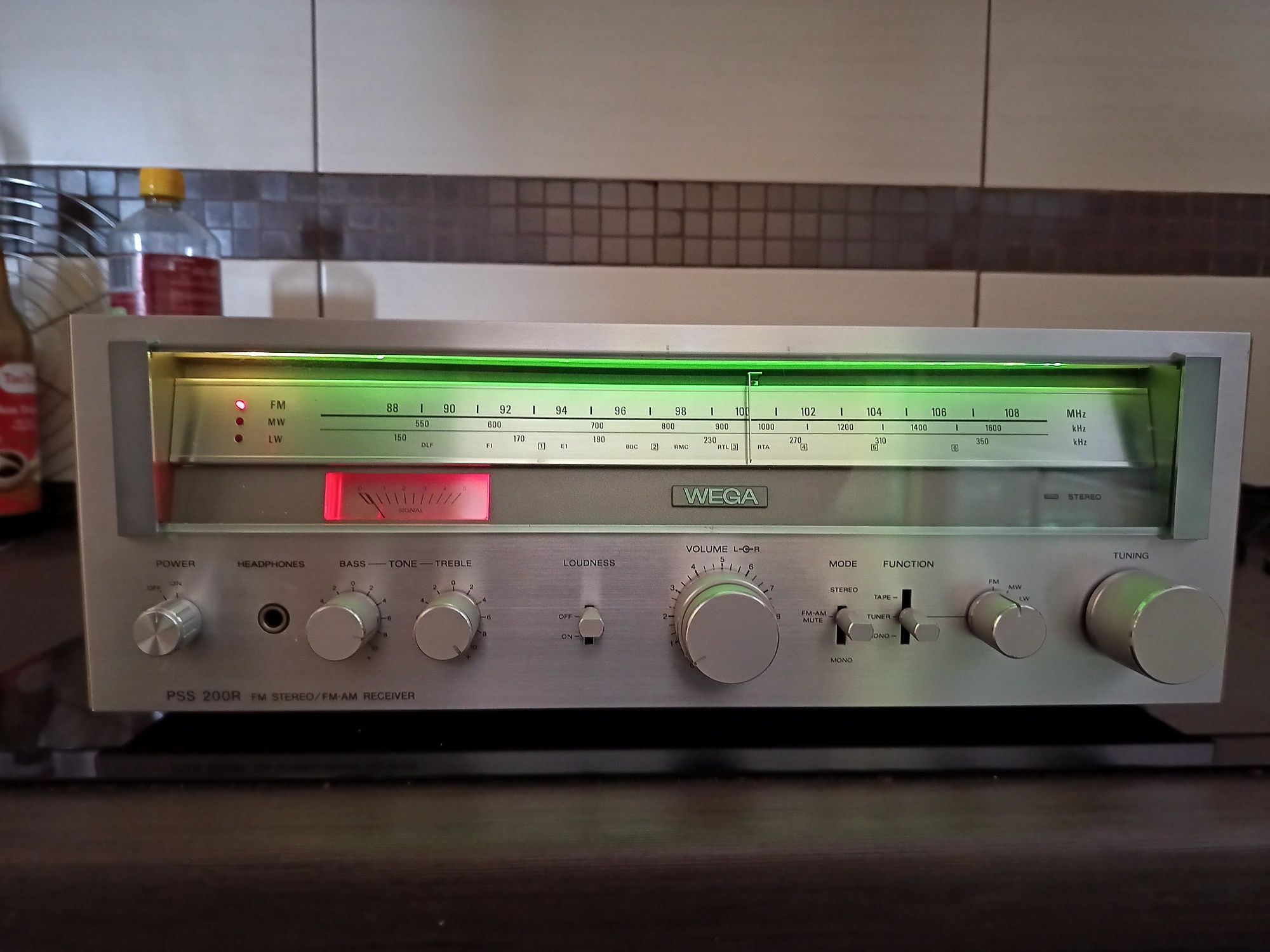 Amplituner vintage Sony Wega model PSS-200R