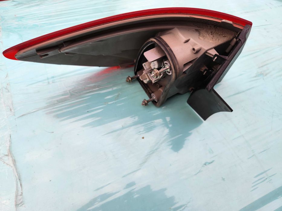 Lampa tył prawa l kombi mondeo mk4 błotnik  stan bdb