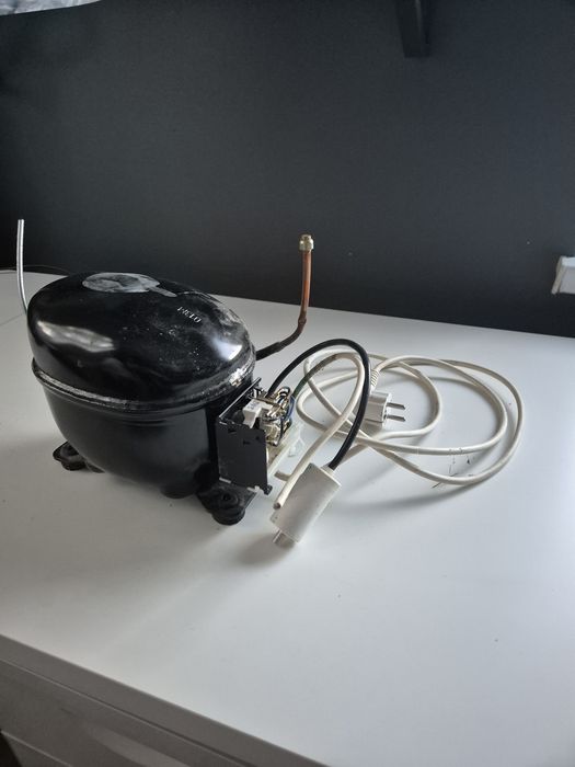 Agregat sprężarka od lodówki, sprężarka zamrażarki ariston