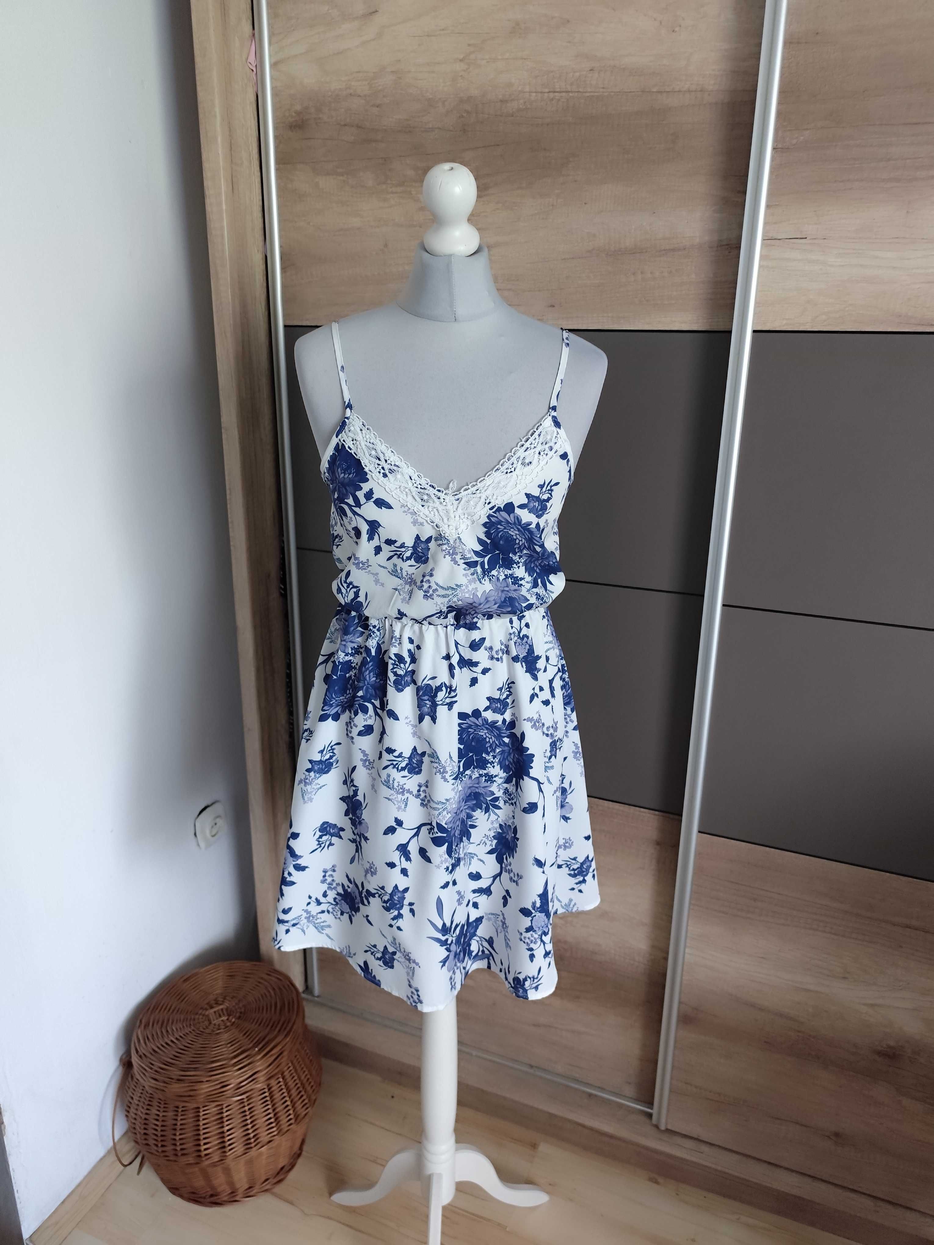 Biało sukienka w kwiaty r.36