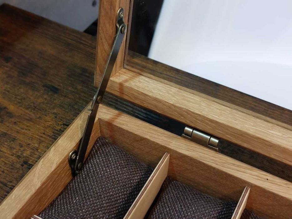 SKRZYNECZKA KASETKA GABLOTKA drewniana pudełko drewniane na 24 zegarki