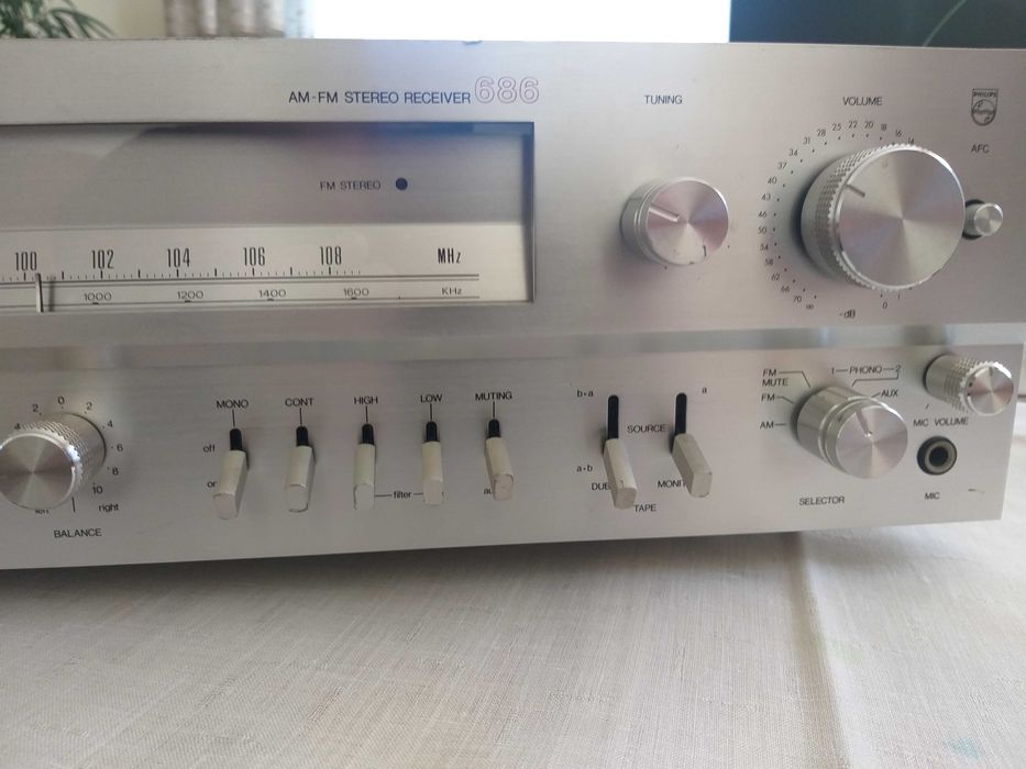 Amplituner Philips AH-686