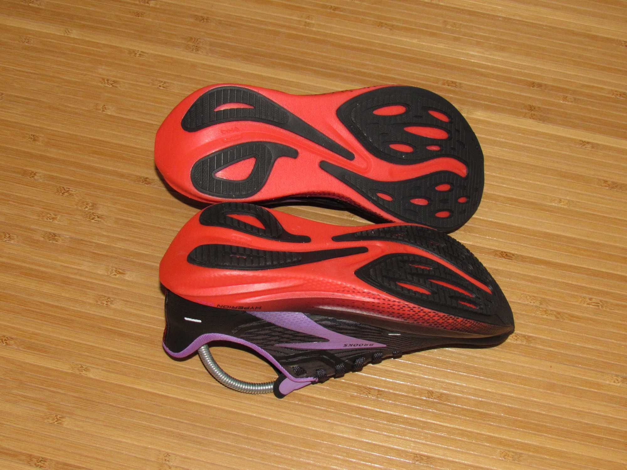 Кросівки Brooks Hyperion Max; EUR-36,5
