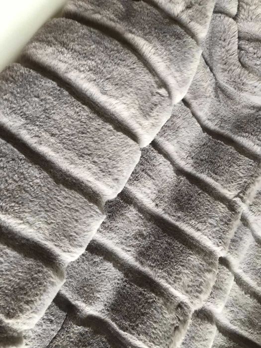 Шуба серая короткая с капюшоном