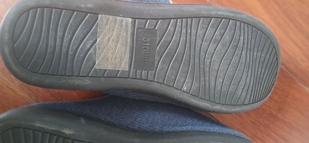 Nowe ciepłe męskie kapcie r. 44-45