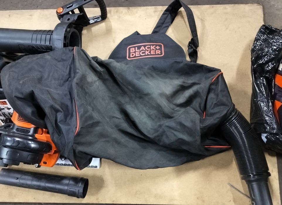 Садовий пилосос Black & Decker BEBLV300 воздуходуйка