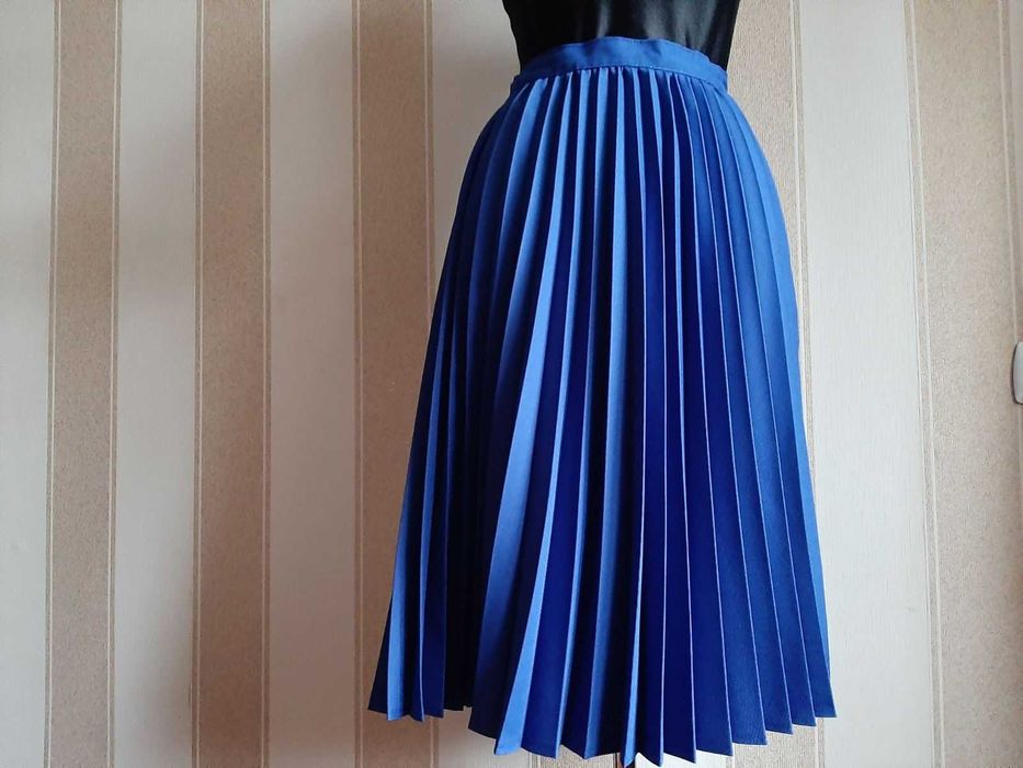 Спідниця міді, демі, плісе.