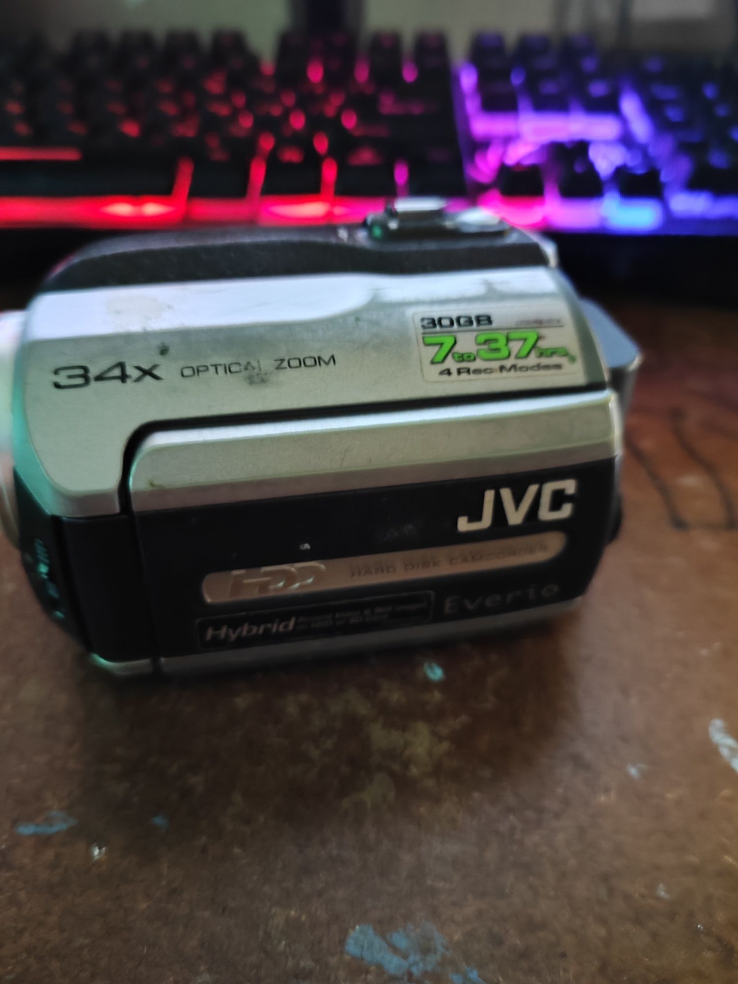 Продам камеру JVC GZ-MG130E