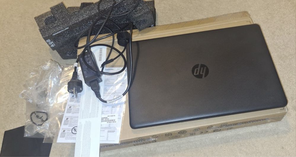 Laptop HP 15-ra070nw stan idealny