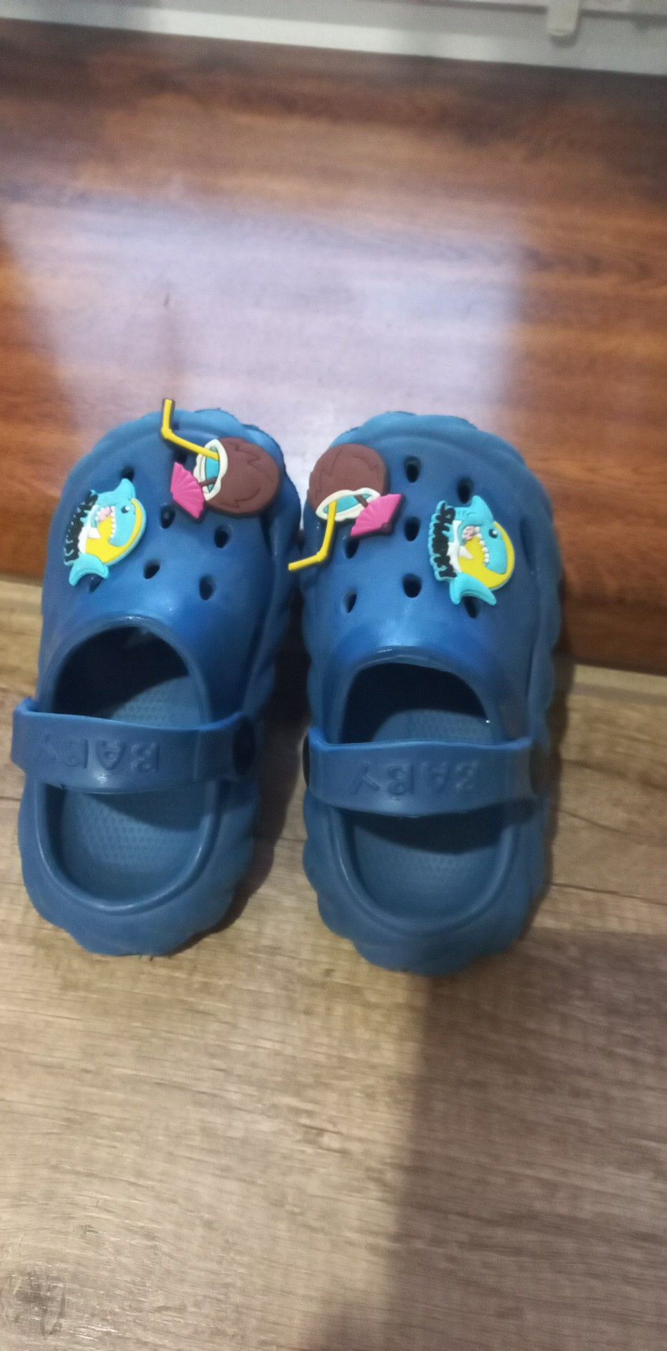 Sprzedam klapki ala crocsy r25