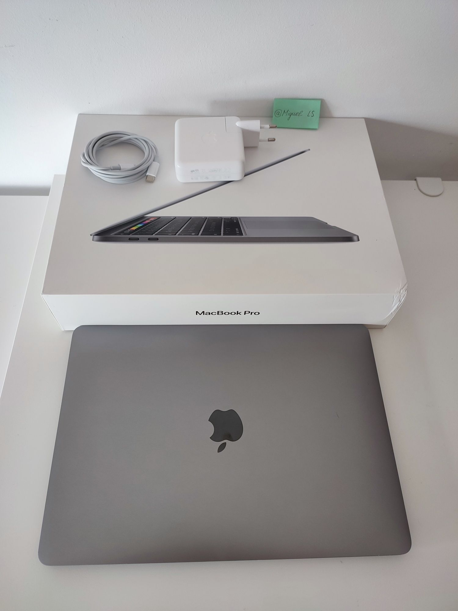 Macbook Pro 2020 16gb RAM 13" TouchBar