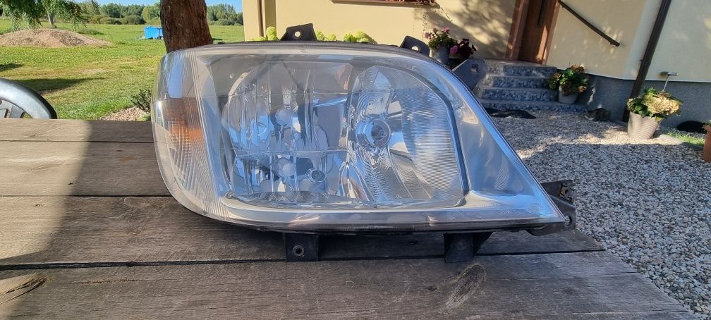 Lampa prawa mercedes  sprinter 00-06