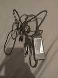 Zasilacz do laptopa input 100-240v output 19.0V