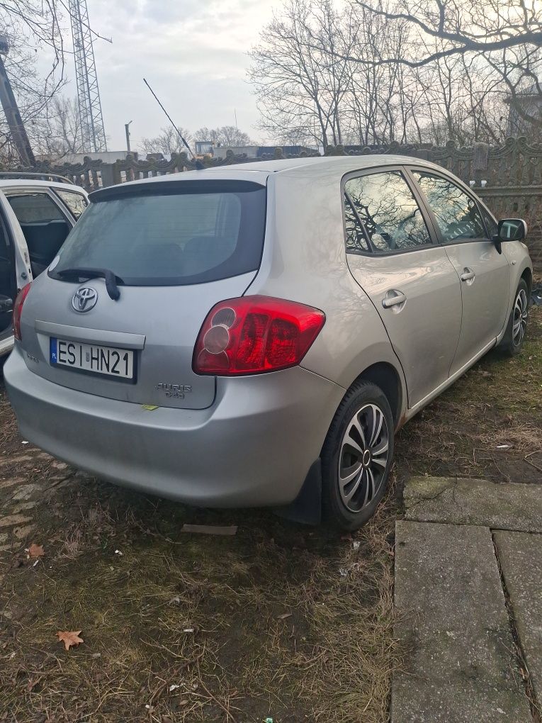 Sprzedam na.części toyota Auris 1 I 07- 2.0 D4D wszystkie elementy