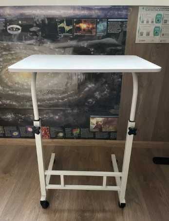 Столик з регулюванням висоти на колесах