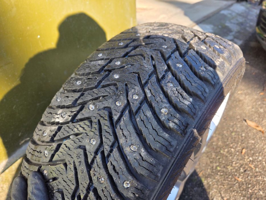 Шиповані шини 4шт. Nokian 185/55/R15