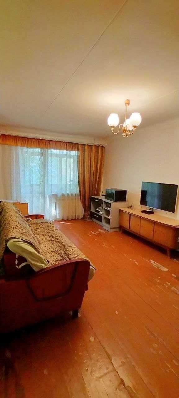 Продажа Трёхкомнатной Квартиры пр. Богдана Хмельницкого, 2эт/5эт дома