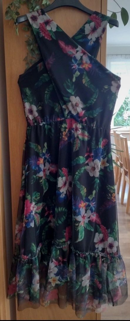 Sukienka Mohito –kwiatowy print, zwiewna, rozmiar M