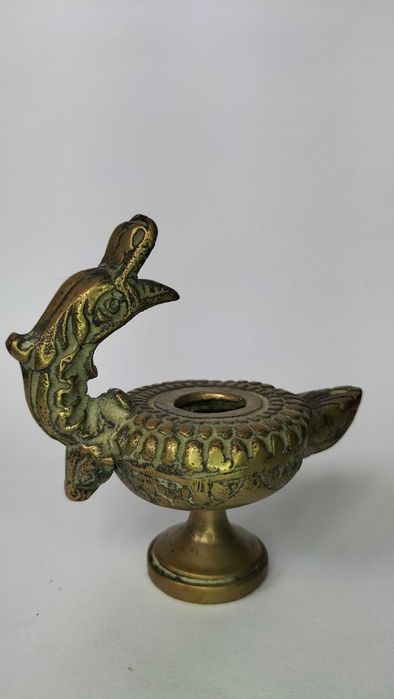 lamparina a óleo de estanho antiga em forma de ganso