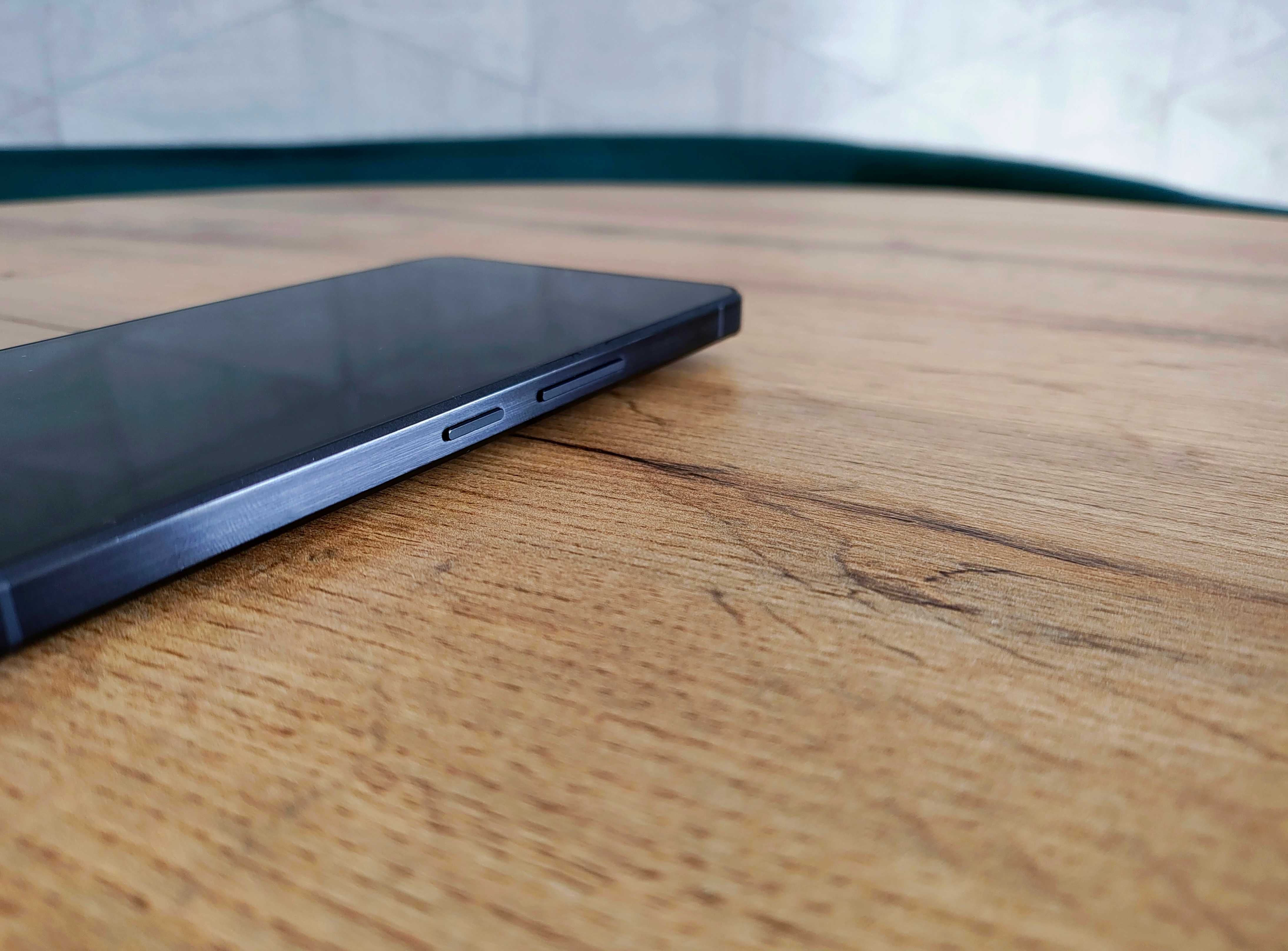Флагман смартфон Sharp AQUOS R7 (IP68,12\256gb,2sim,5000ma,6.6" 240Гц)