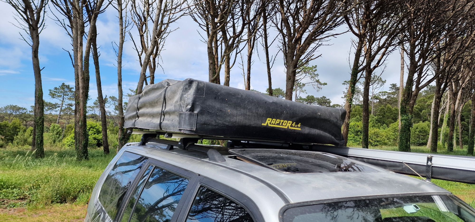 Tenda de tejadilho