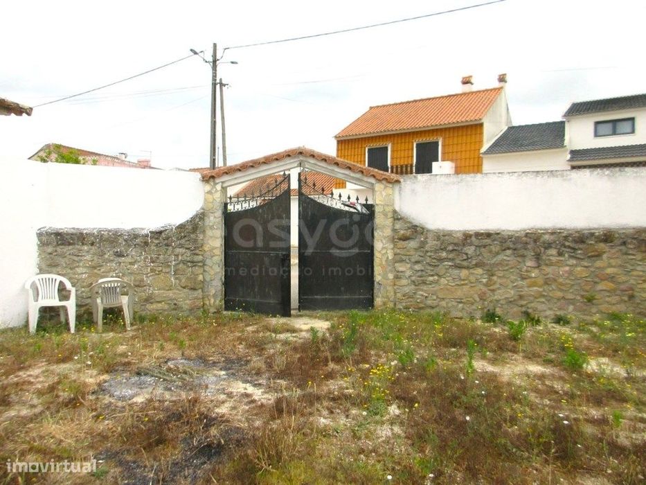 Terreno Urbano Murado com Projeto Aprovado . A-dos-Ruivos - Carvalhal
