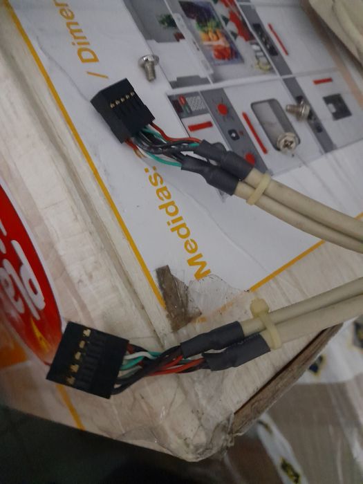 Adaptador USB 2.0 - 4 entradas.