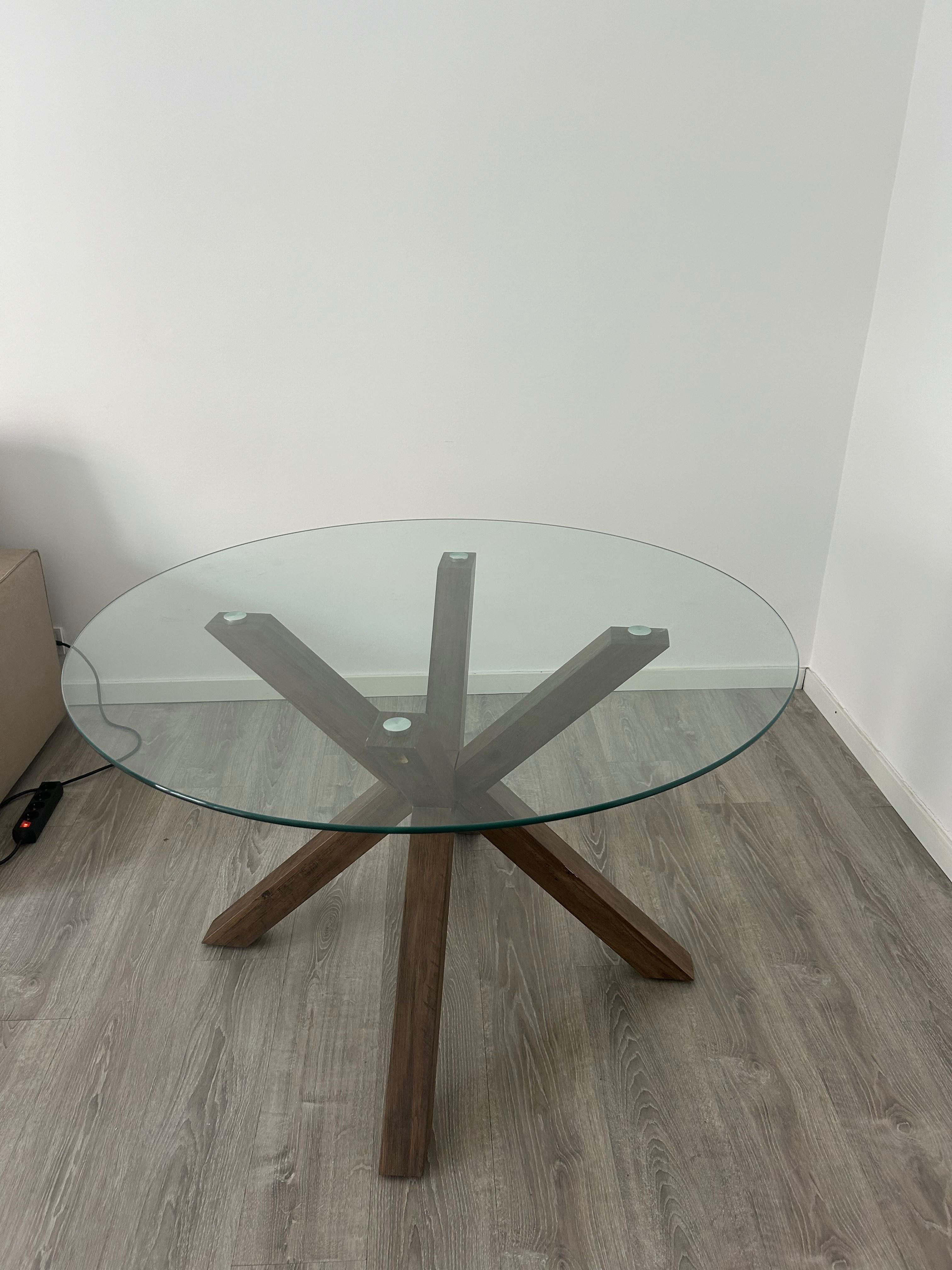 Mesa madeira e envidraçads